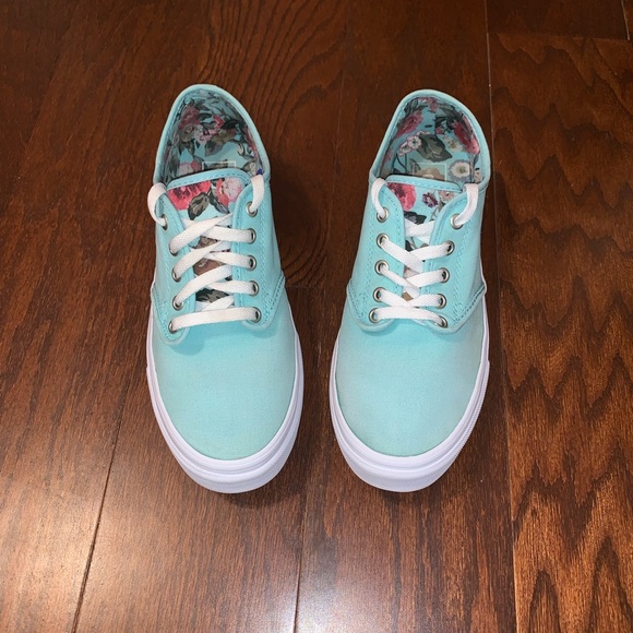 aqua vans womens